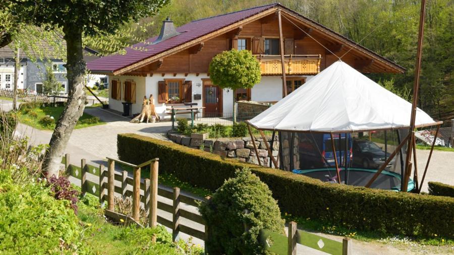 Apartamento Haus Alpenrose Zum Vic Wermelskirchen Exterior foto